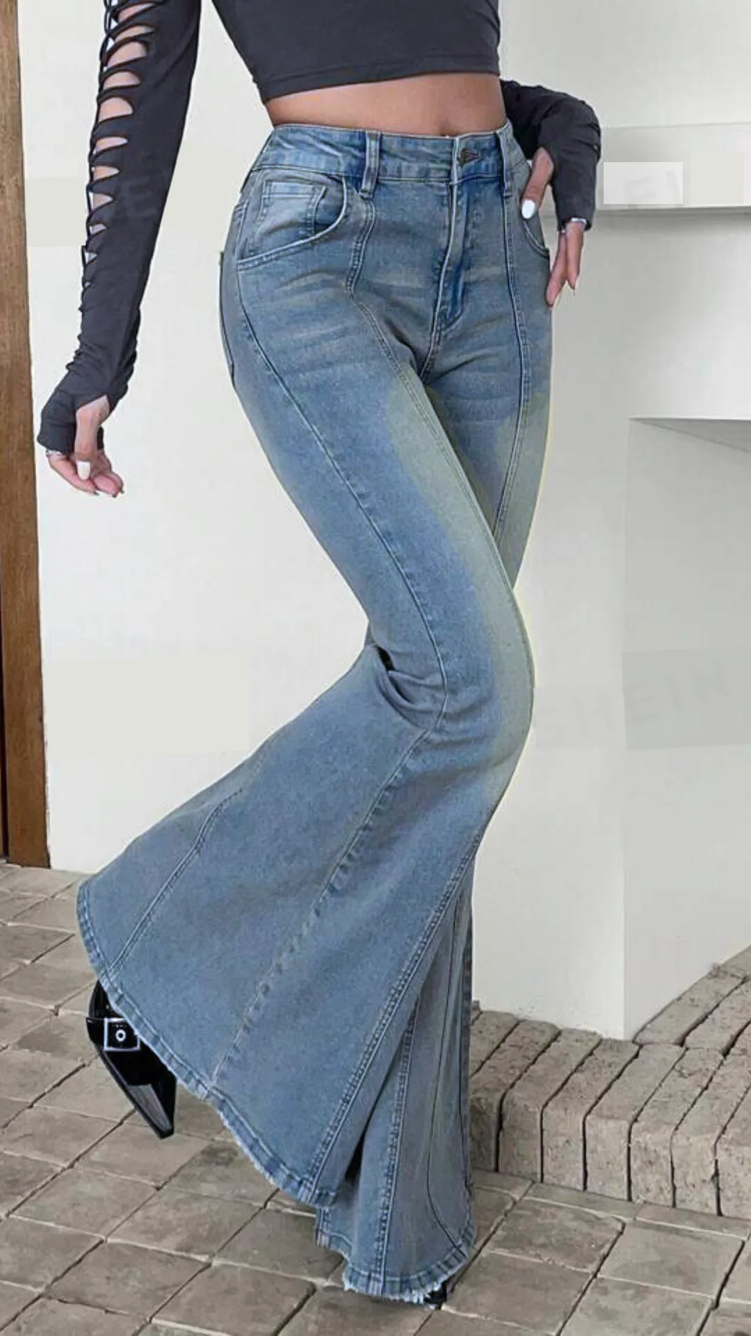 Bohemian-Inspired Flare Jeans with Raw Hem and Stretch Fabric