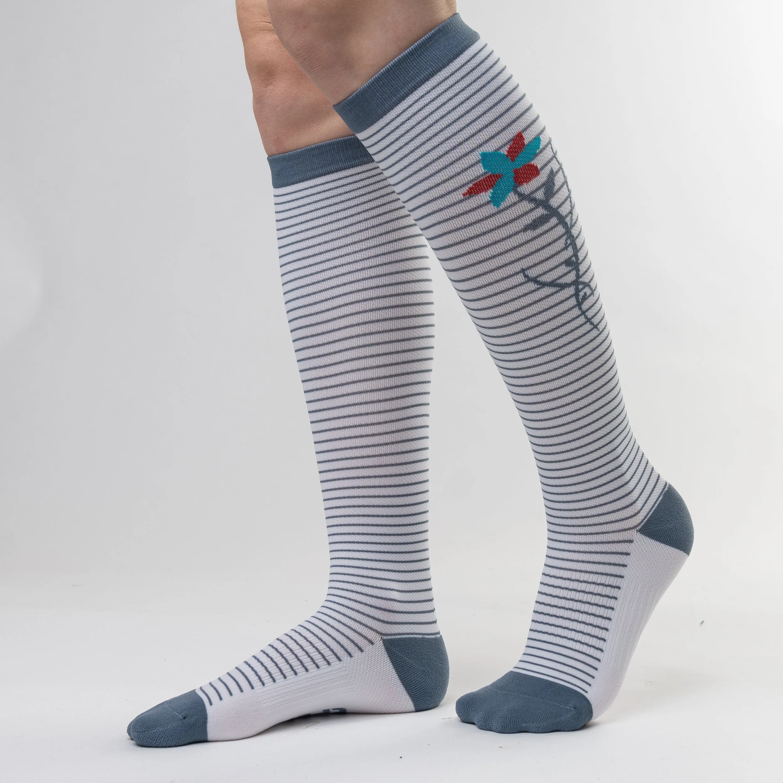 TRTL COMPRESSION SOCKS